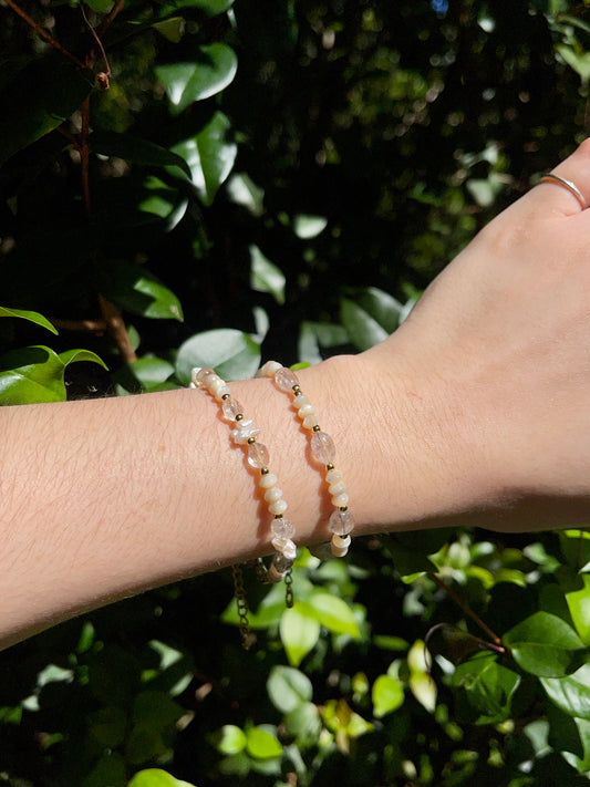 Beige and pearl Bracelet